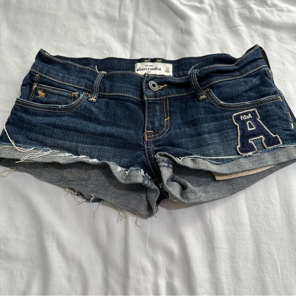 Abercrombie & Fitch Dark Blue kids Jeans shorts size 14 - Picture 1 of 9